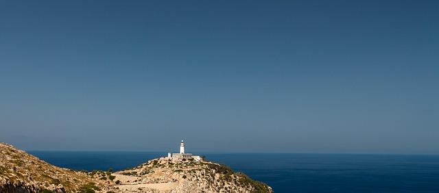 Majorca Travel Guide: Discover Gorgeous Beaches, Vibrant Culture, and Hidden Gems of the Island