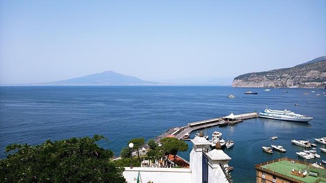 Naples Travel Guide: Immerse Yourself in Historic Charm, Culinary Delights, and Coastal Beauty